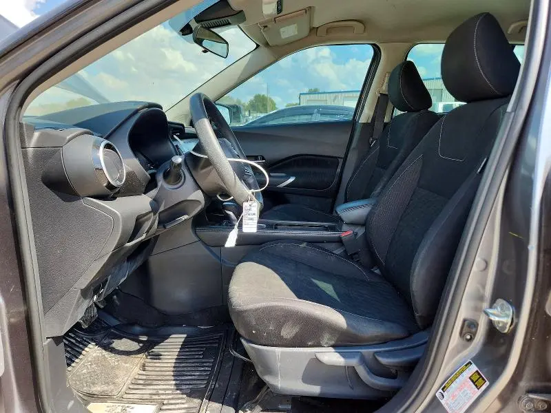 2021 NISSAN KICKS SV  