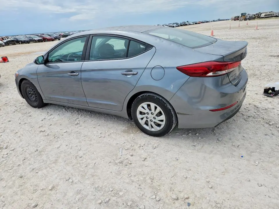 2018 HYUNDAI ELANTRA SE  