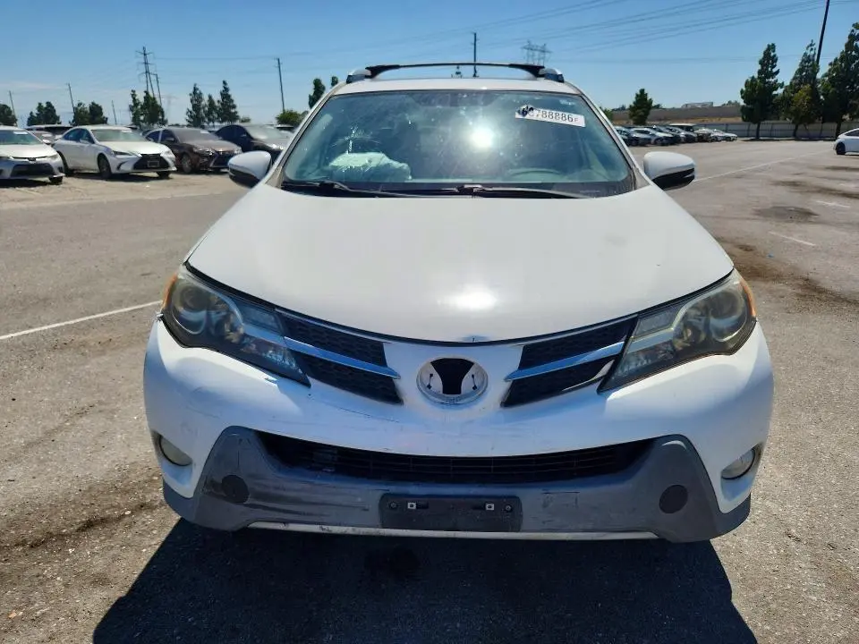 2015 TOYOTA RAV4 XLE  