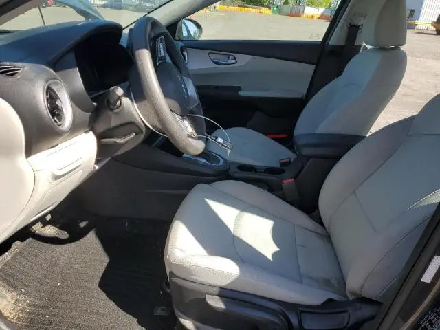 2023 KIA FORTE LX  