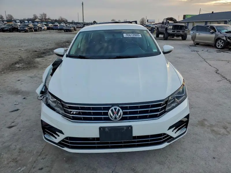 2016 VOLKSWAGEN PASSAT S  