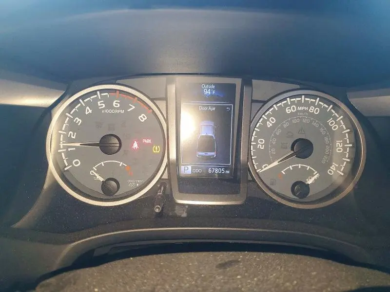 2020 TOYOTA TACOMA SR5  