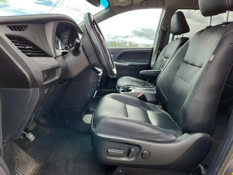 2015 TOYOTA SIENNA SPORT  