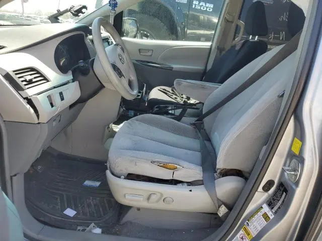 2011 TOYOTA SIENNA LE  