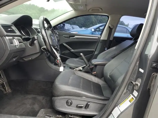 2017 VOLKSWAGEN PASSAT R-LINE  