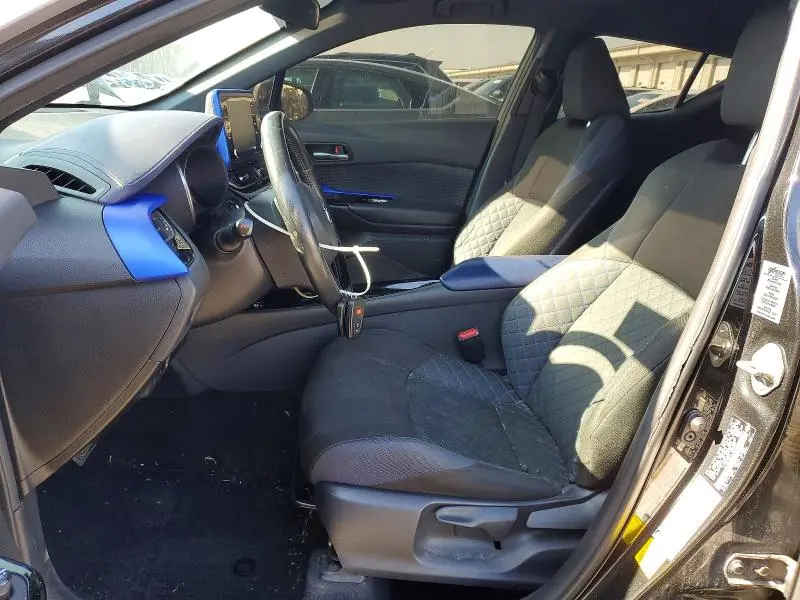 2020 TOYOTA C-HR XLE  