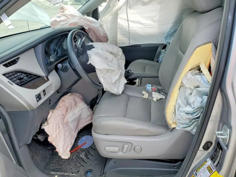 2017 TOYOTA SIENNA XLE 8-PASSENGER  