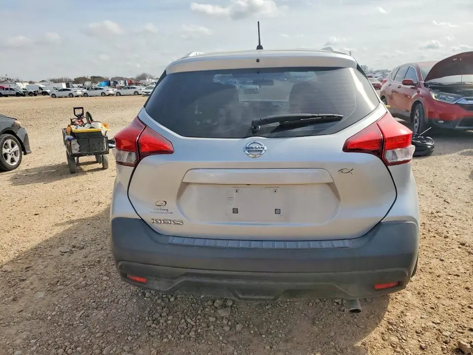 2018 NISSAN KICKS S  