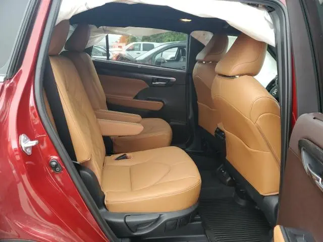 2020 TOYOTA HIGHLANDER PLATINUM  