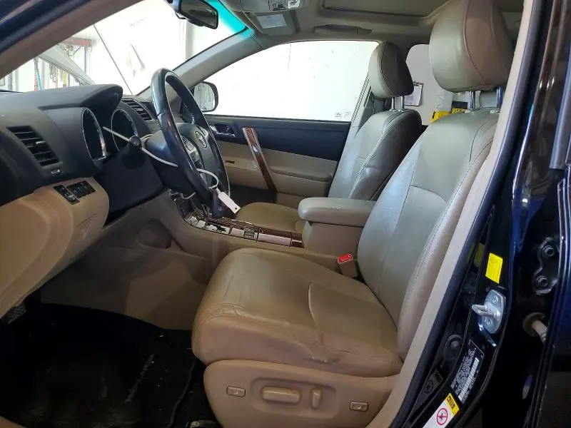 2011 TOYOTA HIGHLANDER LIMITED  