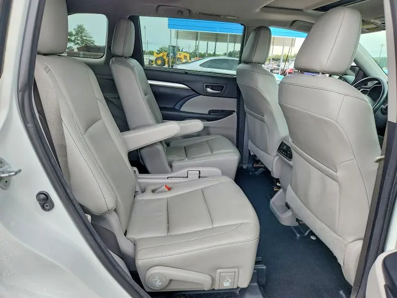2017 TOYOTA HIGHLANDER XLE  