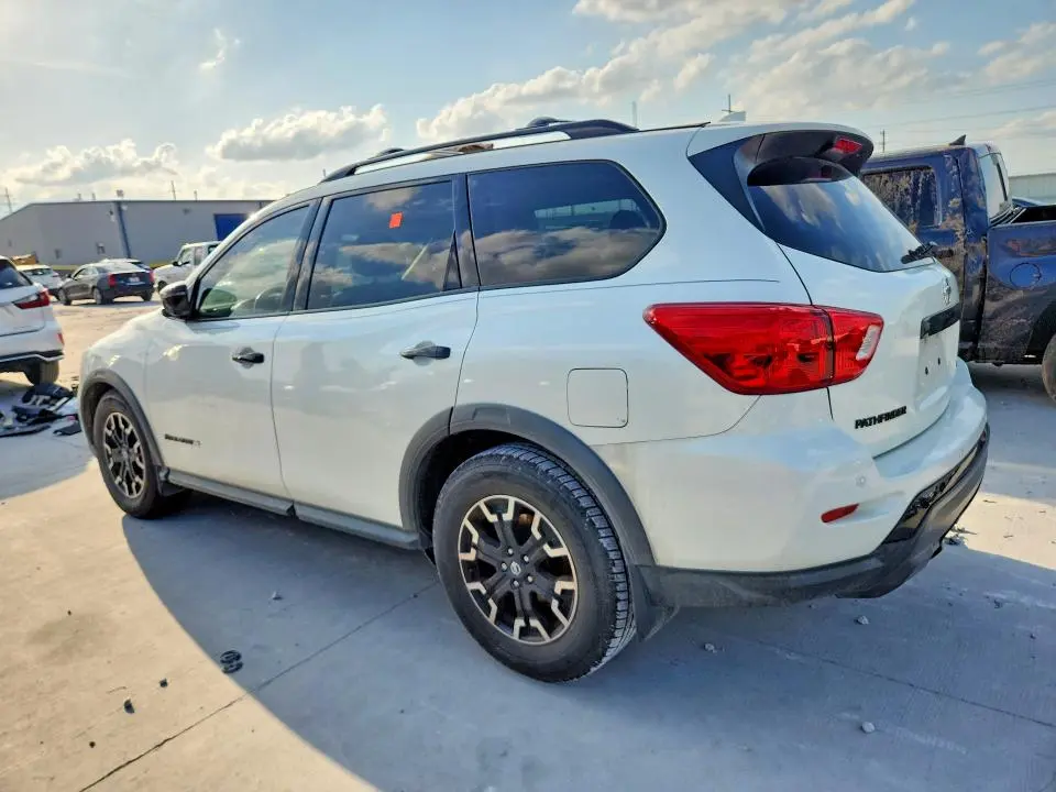 2020 NISSAN PATHFINDER SL  