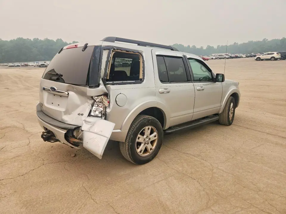 2010 FORD EXPLORER XLT  