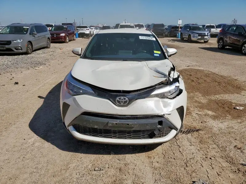 2021 TOYOTA C-HR XLE  