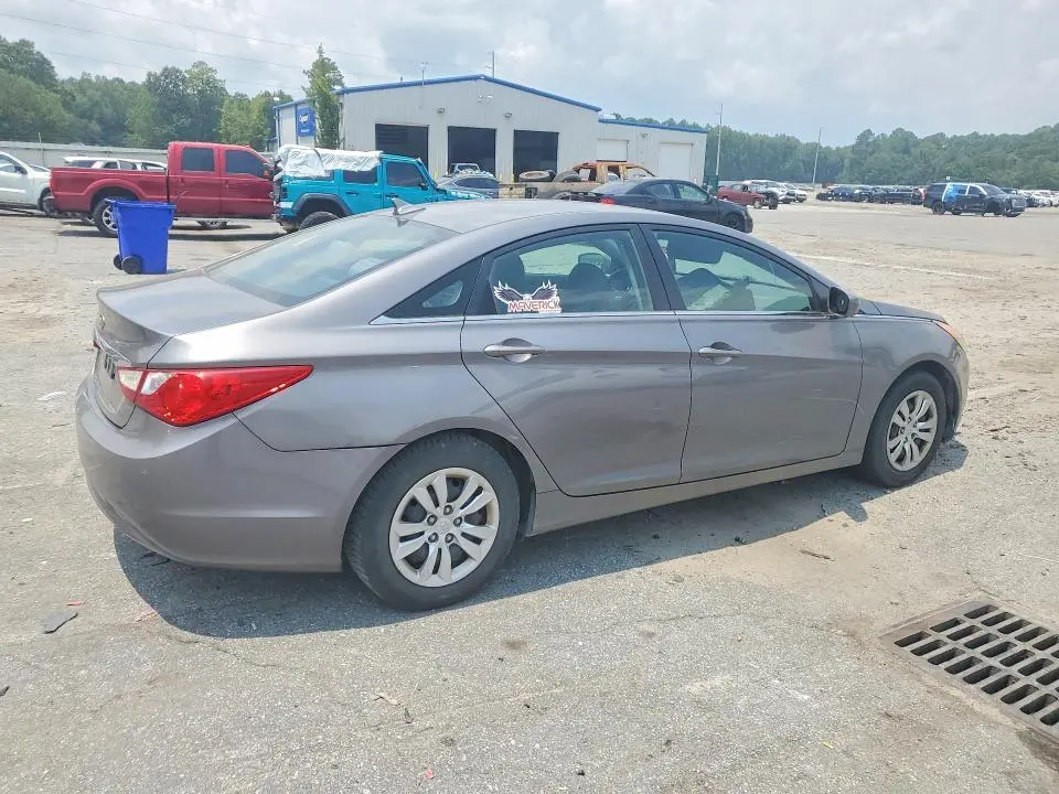 2011 HYUNDAI SONATA GLS  