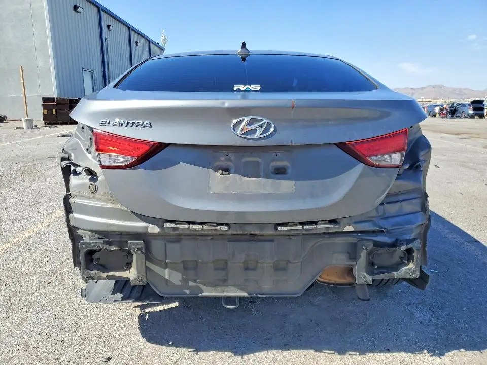 2014 HYUNDAI ELANTRA SE  