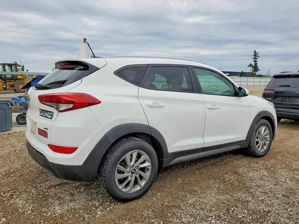 2016 HYUNDAI TUCSON SE  
