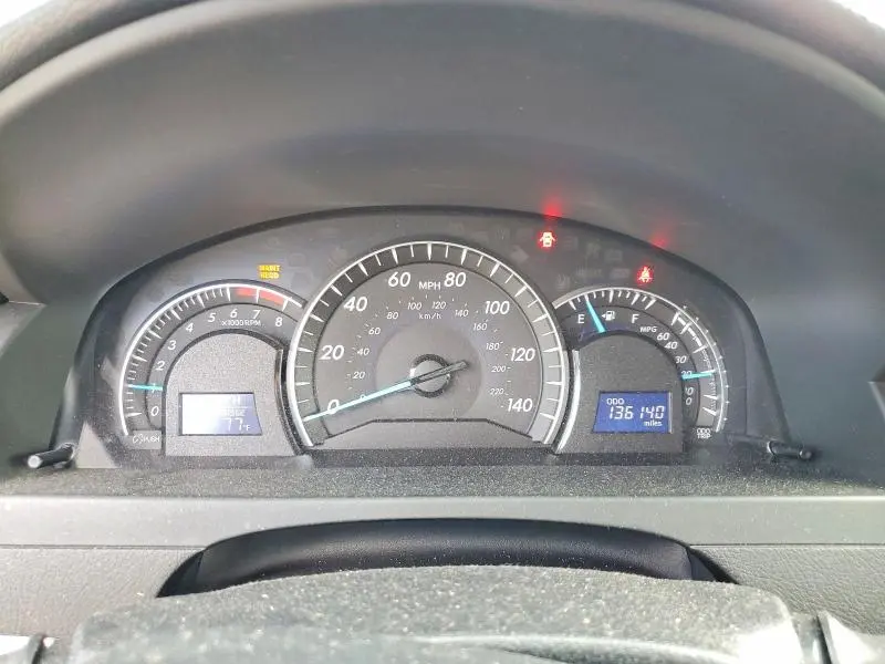 2012 TOYOTA CAMRY XLE V6  