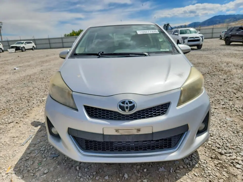 2013 TOYOTA YARIS 5-DOOR SE  