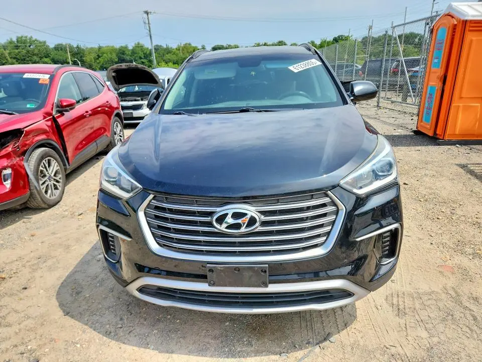 2018 HYUNDAI SANTA FE SE  
