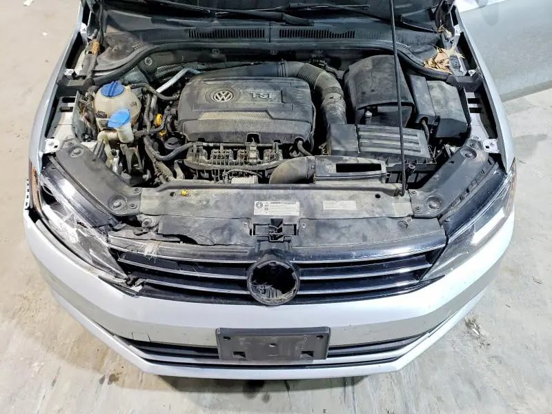 2015 VOLKSWAGEN JETTA SE  