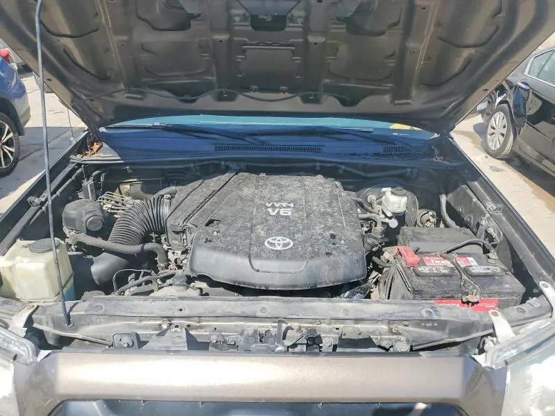2013 TOYOTA TACOMA V6  