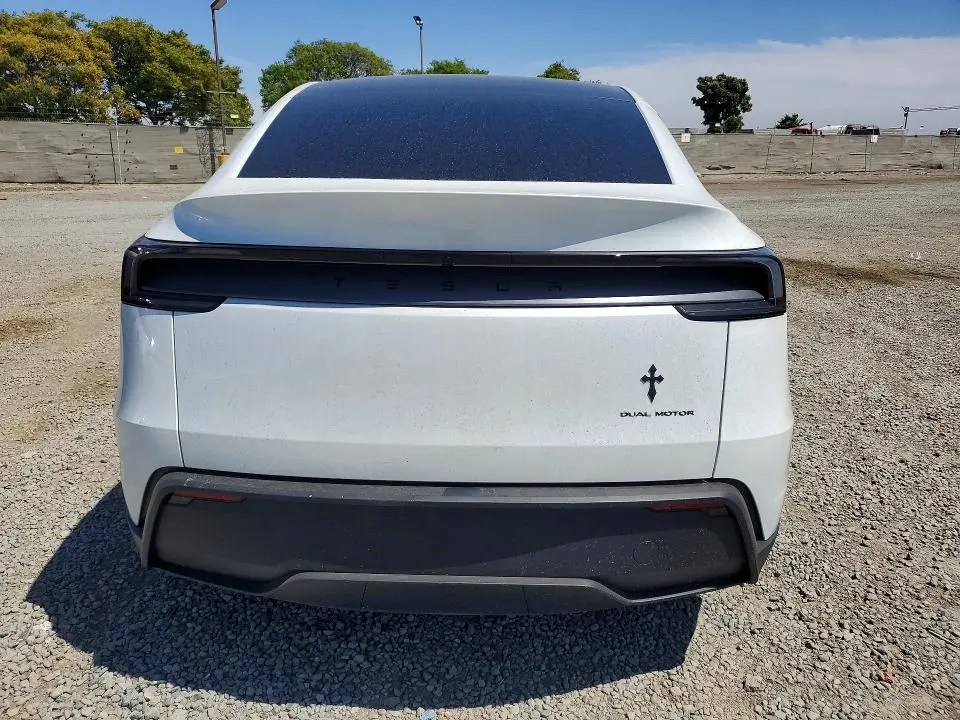 2026 TESLA MODEL Y   
