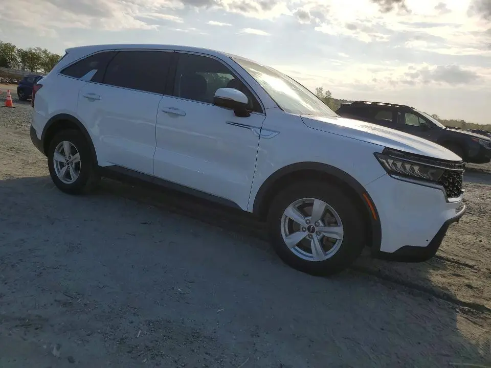2022 KIA SORENTO LX  