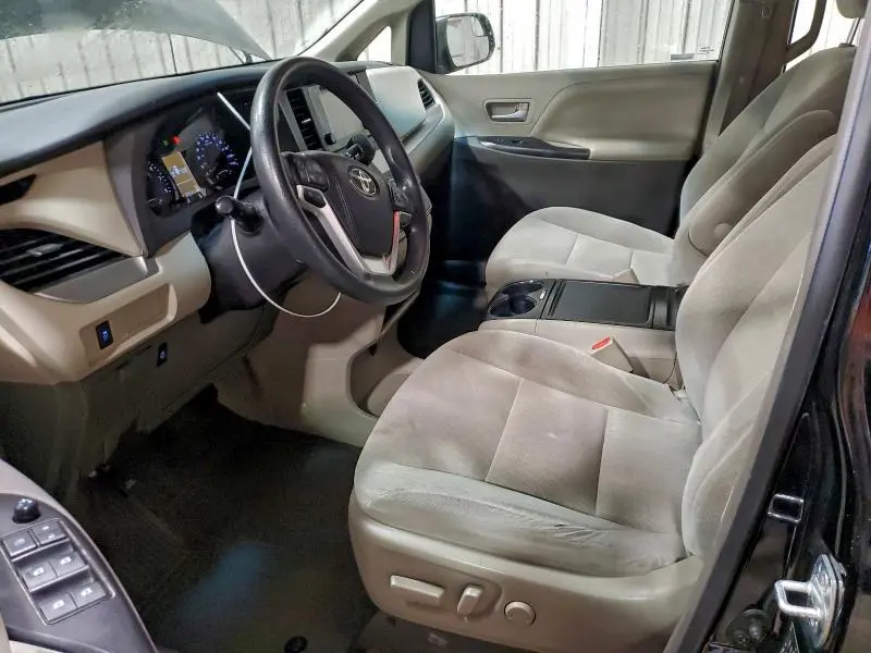 2015 TOYOTA SIENNA LE  