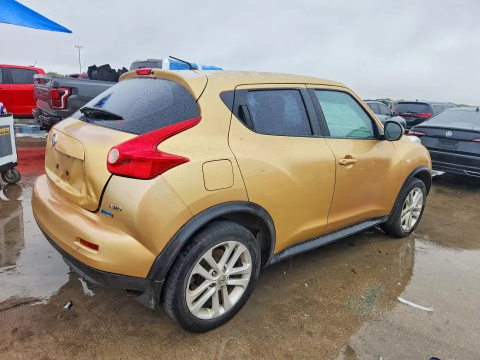 2014 NISSAN JUKE S  