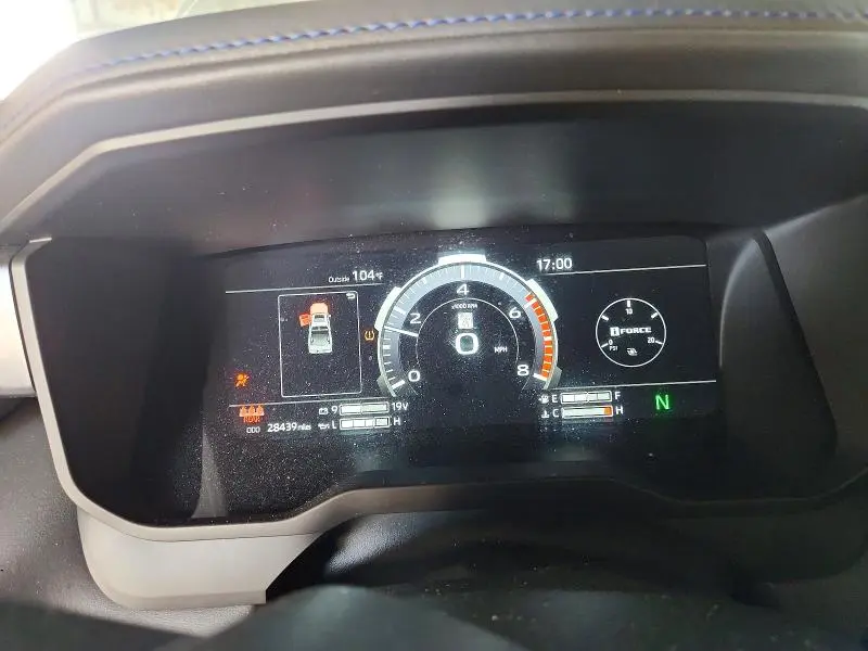 2025 TOYOTA TUNDRA PLATINUM  
