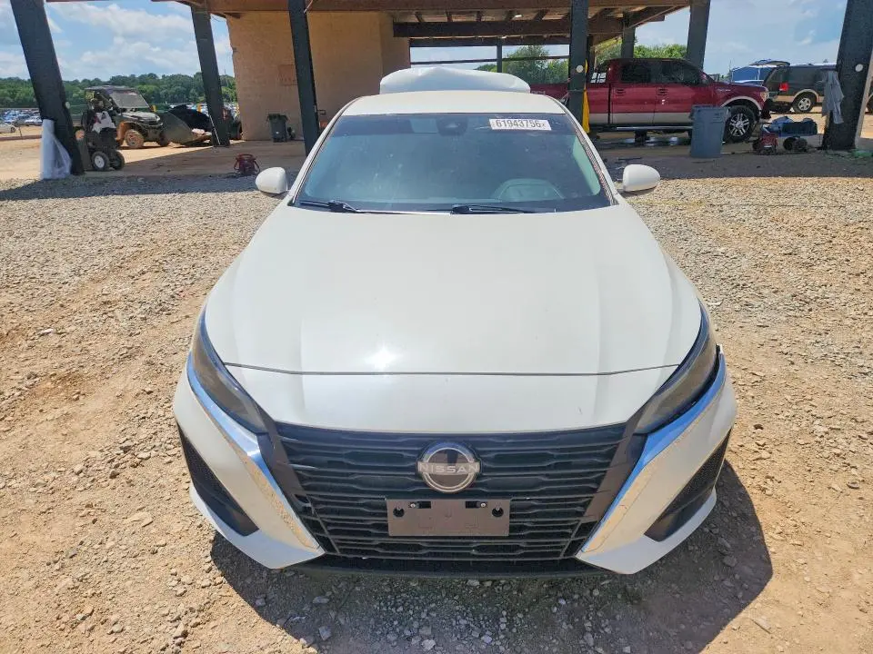 2023 NISSAN ALTIMA SV  