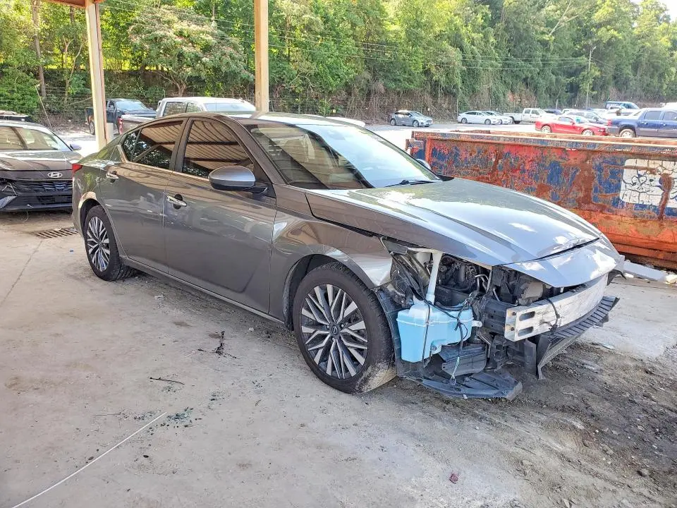 2023 NISSAN ALTIMA SV  
