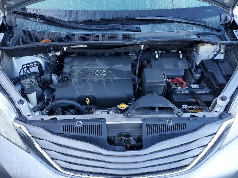 2012 TOYOTA SIENNA XLE  