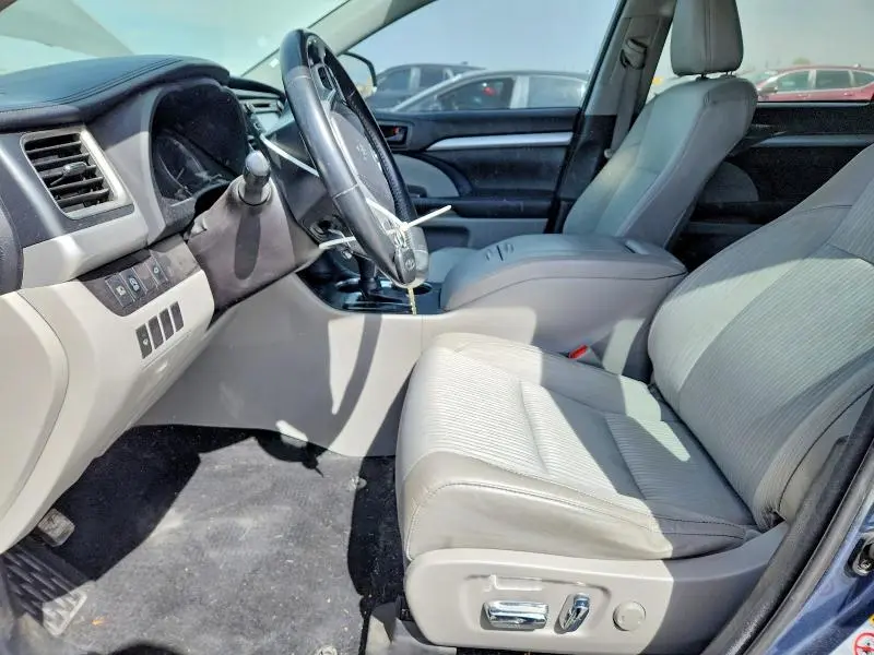 2017 TOYOTA HIGHLANDER LE PLUS  