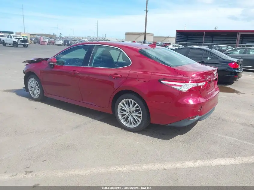 2019 TOYOTA CAMRY XLE