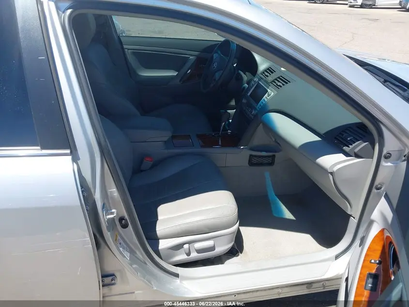 2010 TOYOTA CAMRY XLE V6