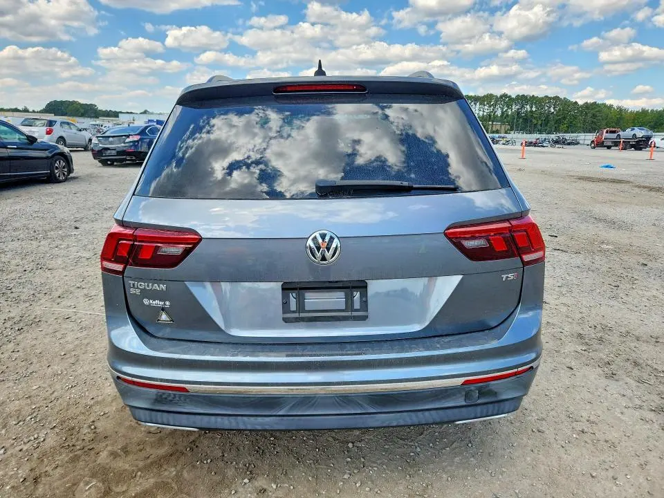 2018 VOLKSWAGEN TIGUAN SE  