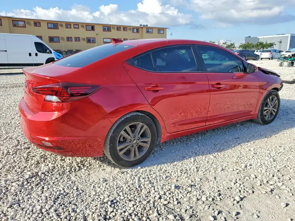 2020 HYUNDAI ELANTRA SEL  