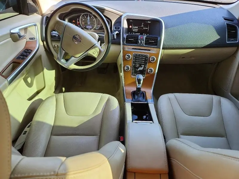 2016 VOLVO XC60 T5 PREMIER  