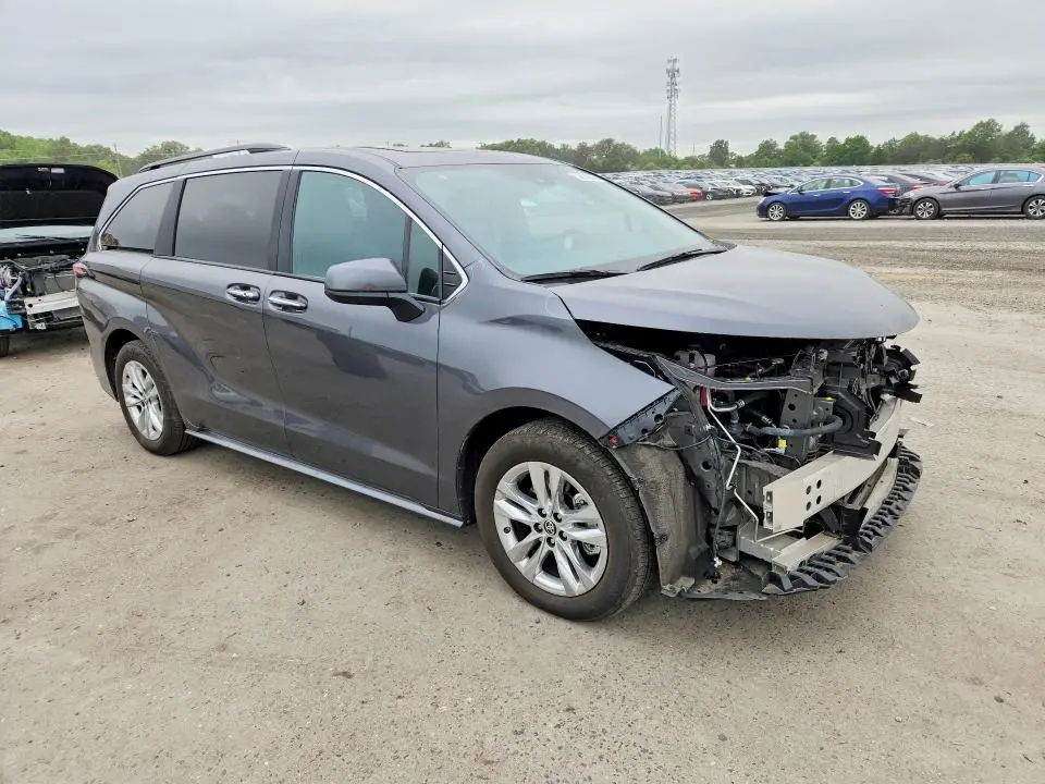 2025 TOYOTA SIENNA XLE 7-PASSENGER  