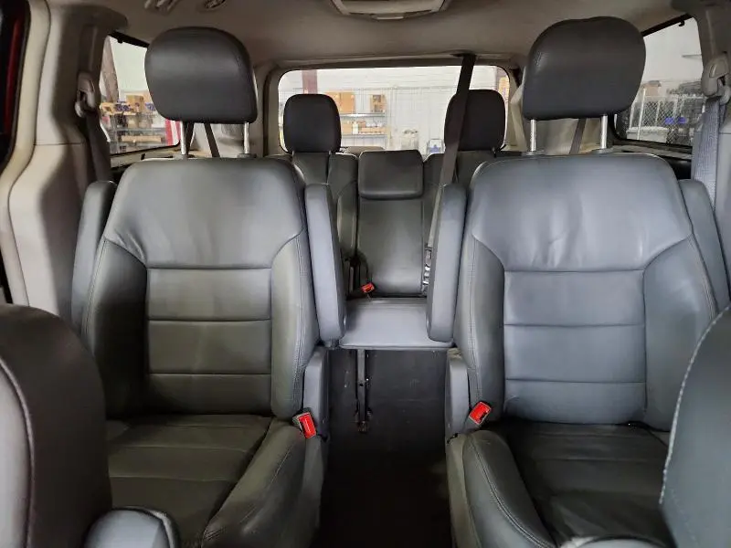 2011 VOLKSWAGEN ROUTAN SEL  