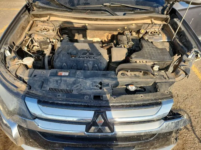 2017 MITSUBISHI OUTLANDER SE  