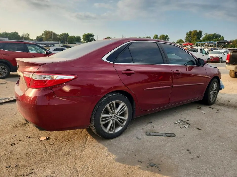 2016 TOYOTA CAMRY SE  