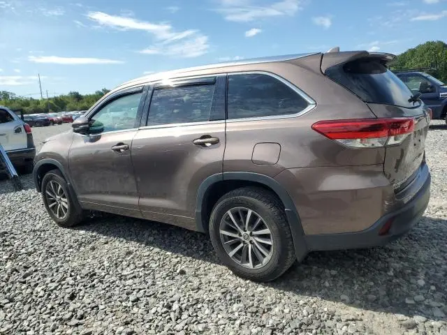 2018 TOYOTA HIGHLANDER SE  