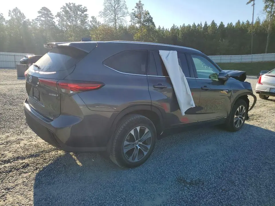 2021 TOYOTA HIGHLANDER HYBRID XLE  