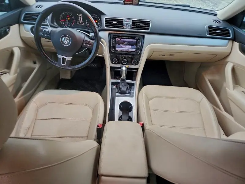 2013 VOLKSWAGEN PASSAT SE  