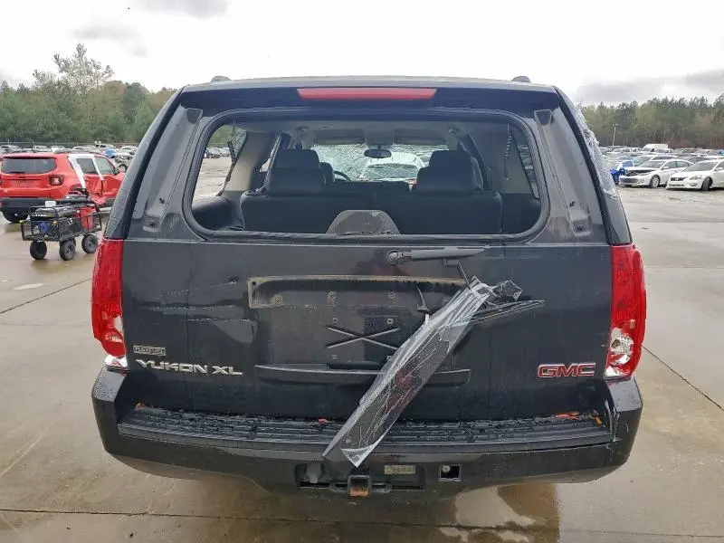 2011 GMC YUKON XL K1500 SLE  