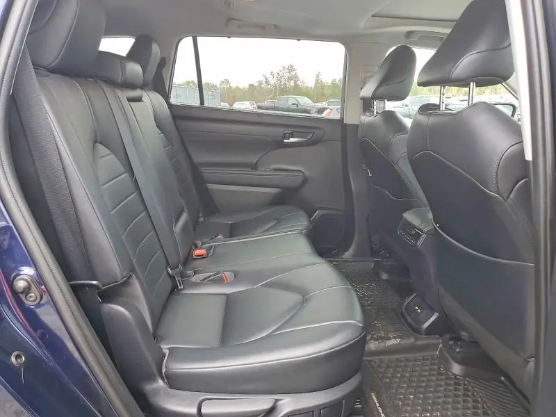 2020 TOYOTA HIGHLANDER HYBRID XLE  