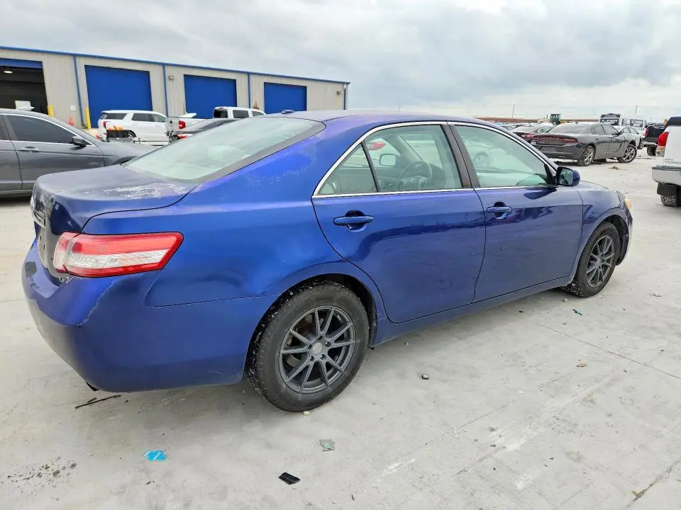 2010 TOYOTA CAMRY LE  